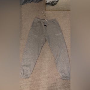 Essentials sweatpants in color beige